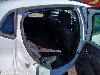 2016-renault-clio-1460922-47712285