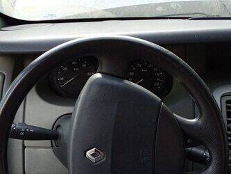 2008-renault-trafic-1460924-47712331