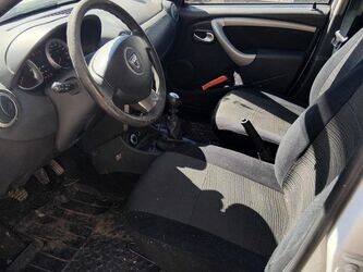 2013-dacia-duster-1460928-47712537