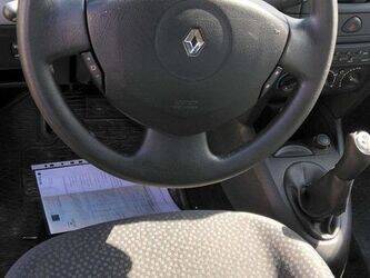 2008-renault-clio-1460933-47712627