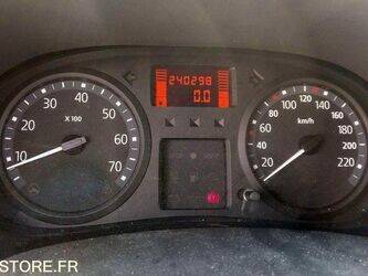 2008-renault-clio-1460933-47712629
