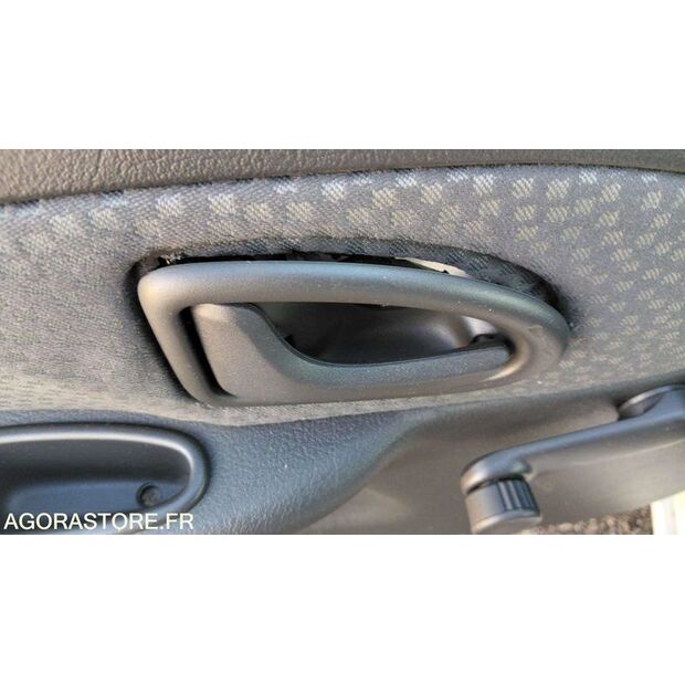 2008 رينو Clio-47712633