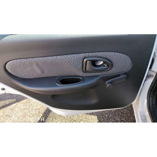 2008 رينو Clio-47712638