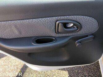 2008-renault-clio-1460933-47712638