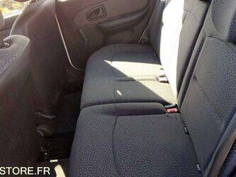 2008-renault-clio-1460933-47712640