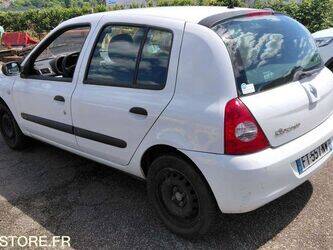 2008-renault-clio-1460939-47712782