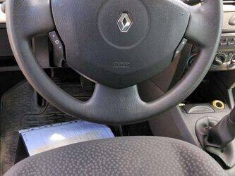 2008-renault-clio-1460939-47712786