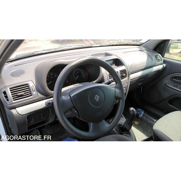 2008 Renault Clio-47712787