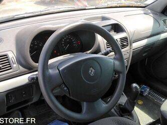 2008-renault-clio-1460939-47712787
