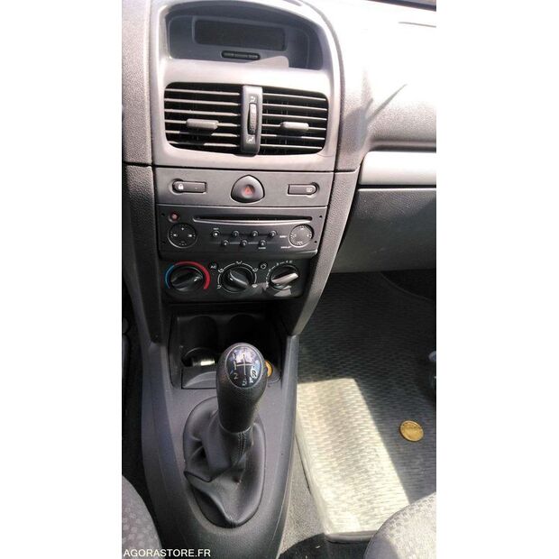 2008 Renault Clio-47712789