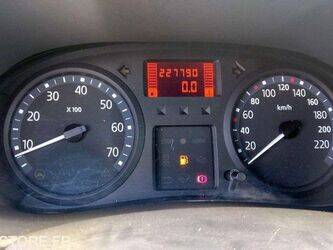 2008-renault-clio-1460939-47712790