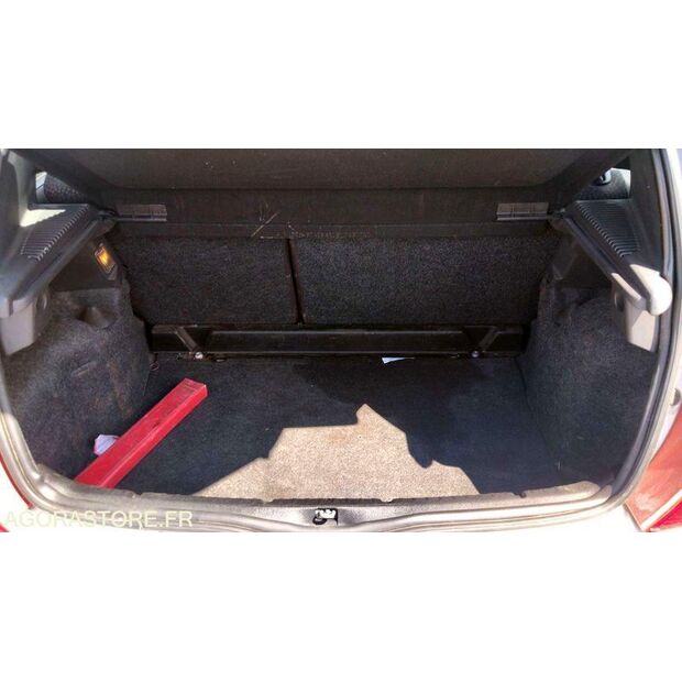 2008 Renault Clio-47712802