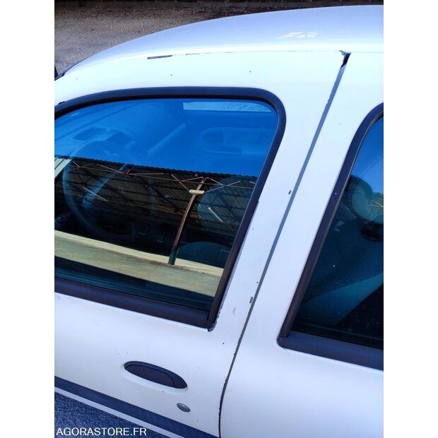 2006 Renault Clio-47712836