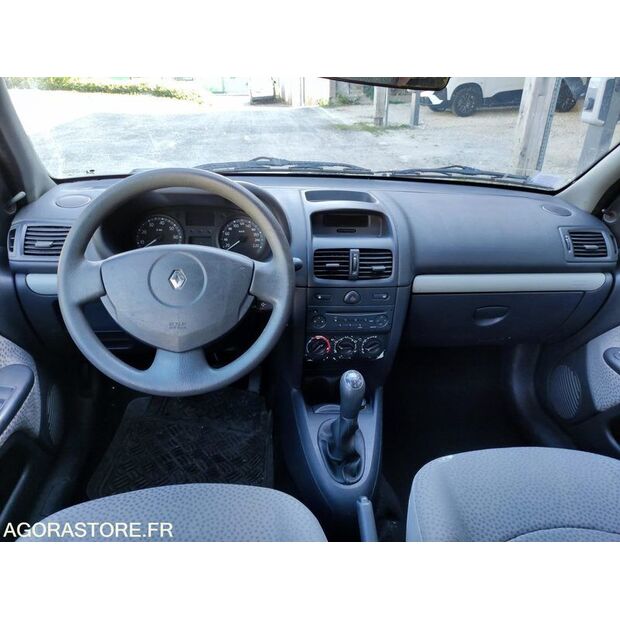 2006 Renault Clio-47712837