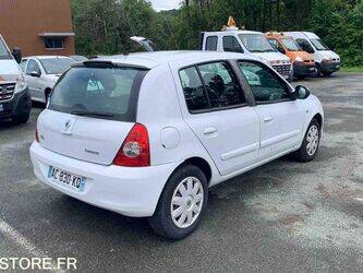 2009-renault-clio-1460941-47712858