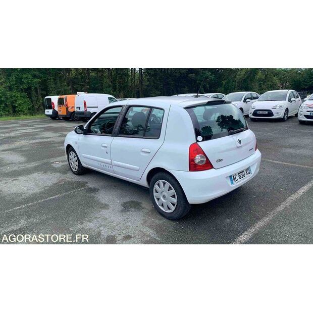 2009 Renault Clio-47712859