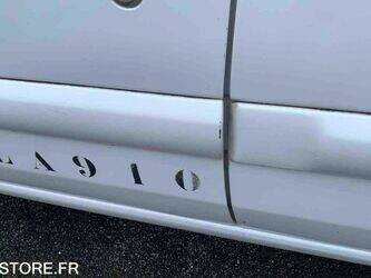 2009-renault-clio-1460941-47712860
