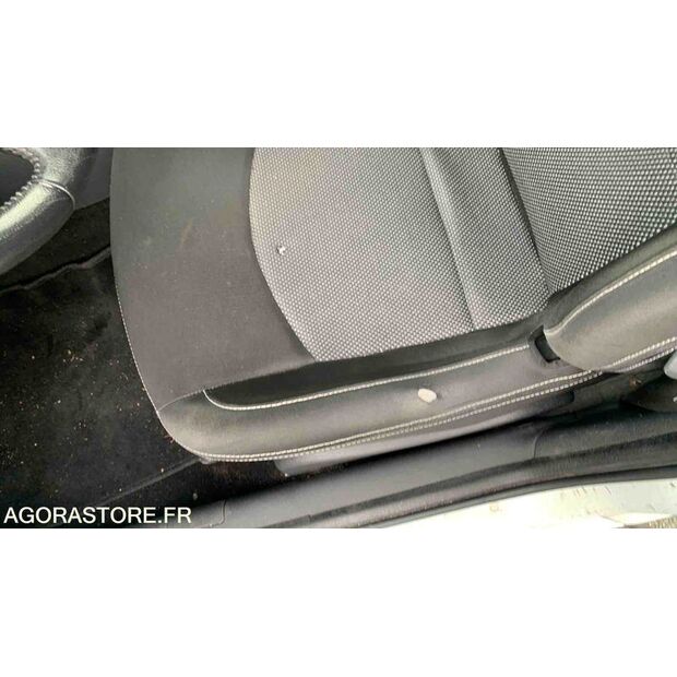 2009 Renault Clio-47712862
