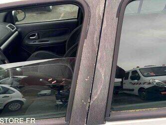 2009-renault-clio-1460941-47712866