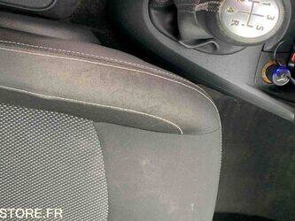 2009-renault-clio-1460941-47712870