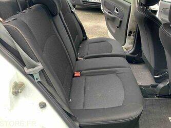 2009-renault-clio-1460941-47712876