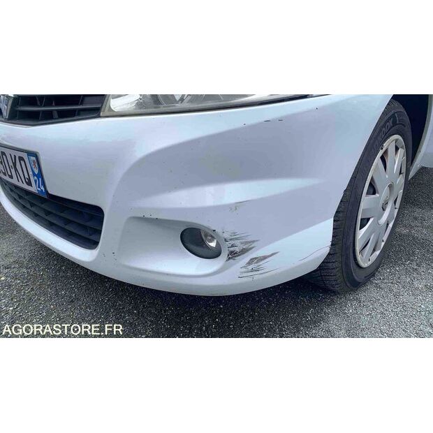 2009 Renault Clio-47712877