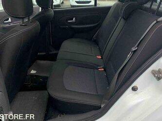 2009-renault-clio-1460941-47712879