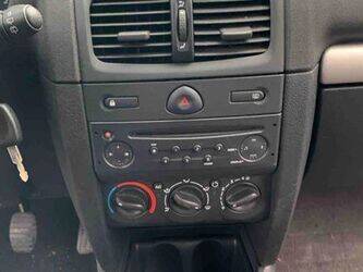 2009-renault-clio-1460941-47712880
