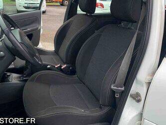 2009-renault-clio-1460941-47712881