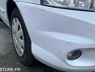 2009-renault-clio-1460941-47712884