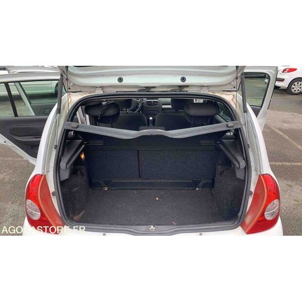 2009 Renault Clio-47712885