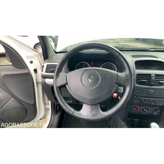 2009 Renault Clio-47712886
