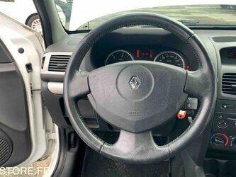 2009-renault-clio-1460941-47712886