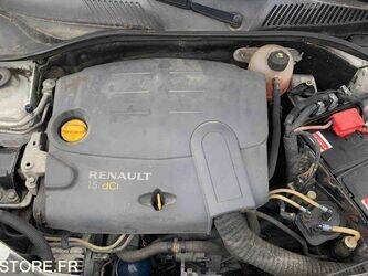2009-renault-clio-1460941-47712889