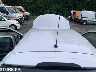 2009-renault-clio-1460941-47712890