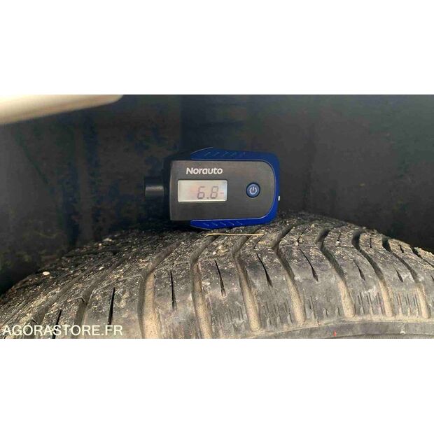 2009 Renault Clio-47712894