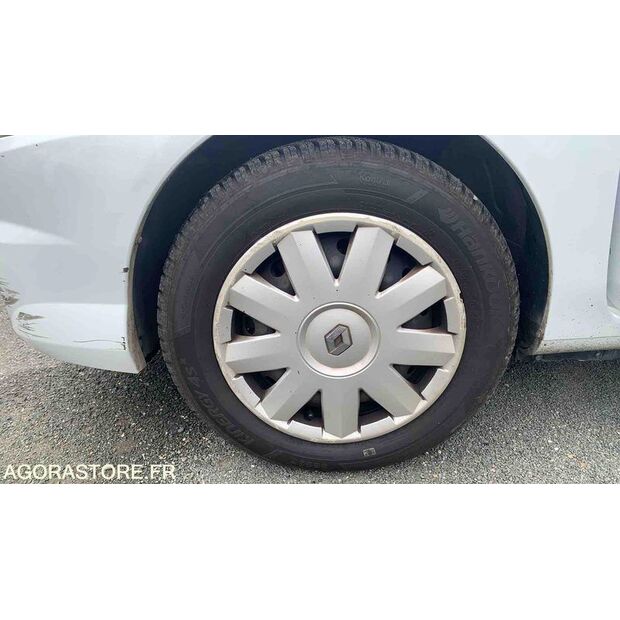 2009 Renault Clio-47712895