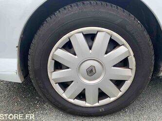2009-renault-clio-1460941-47712895