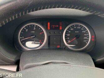 2009-renault-clio-1460941-47712896