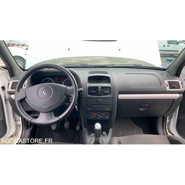 2009 Renault Clio-47712897
