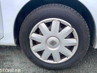 2009-renault-clio-1460941-47712898