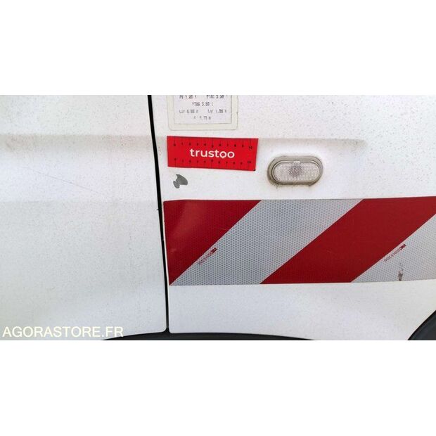 2005 Renault Master-47712952
