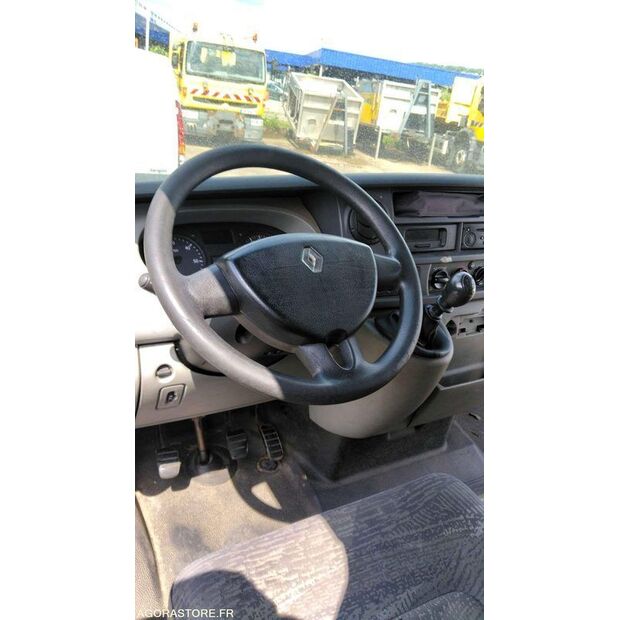 2005 Renault Master-47712960