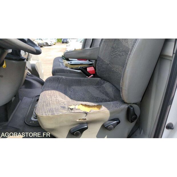 2005 Renault Master-47712961
