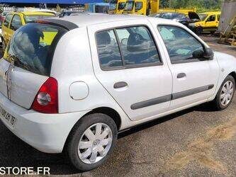 2007-renault-clio-1460943-47713004
