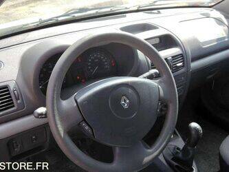 2007-renault-clio-1460943-47713008