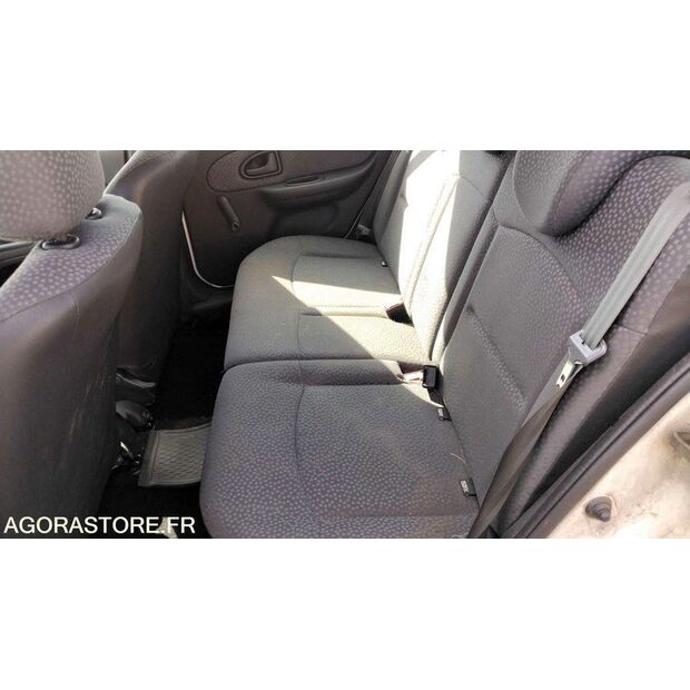 2007 Renault Clio-47713032