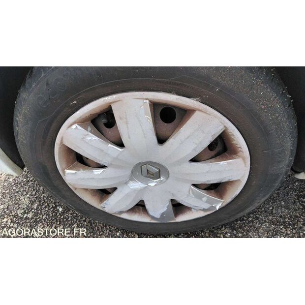 2007 Renault Clio-47713035