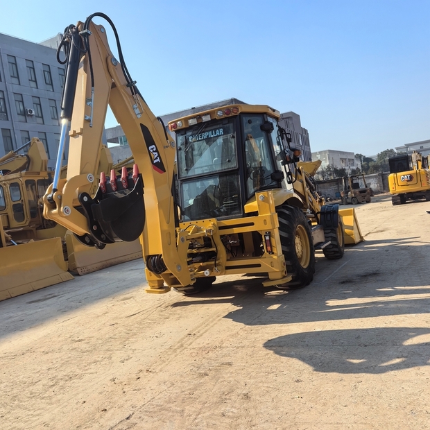 2025 Caterpillar 420F-47716091
