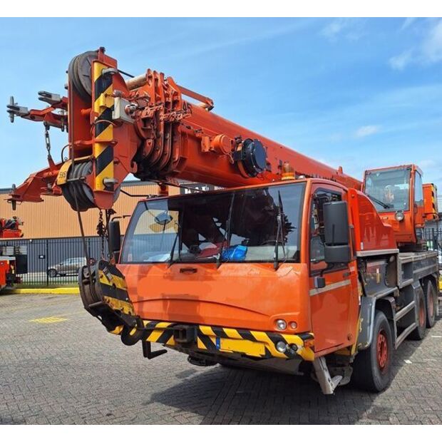 2011 تيريكس TC45L-47716519